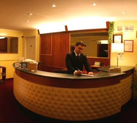 Rovello Hotel Milaan Buitenkant foto
